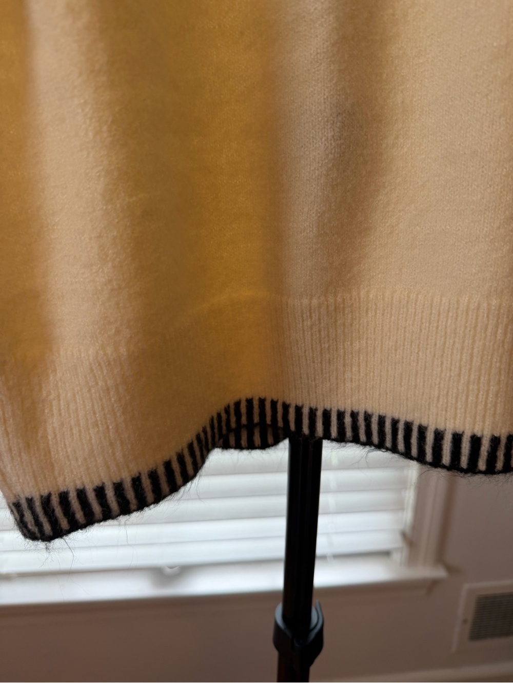 Lumiere Cream Sweater with Black Trim and Ruffled Sleeves Size M - Picture 5 of 6